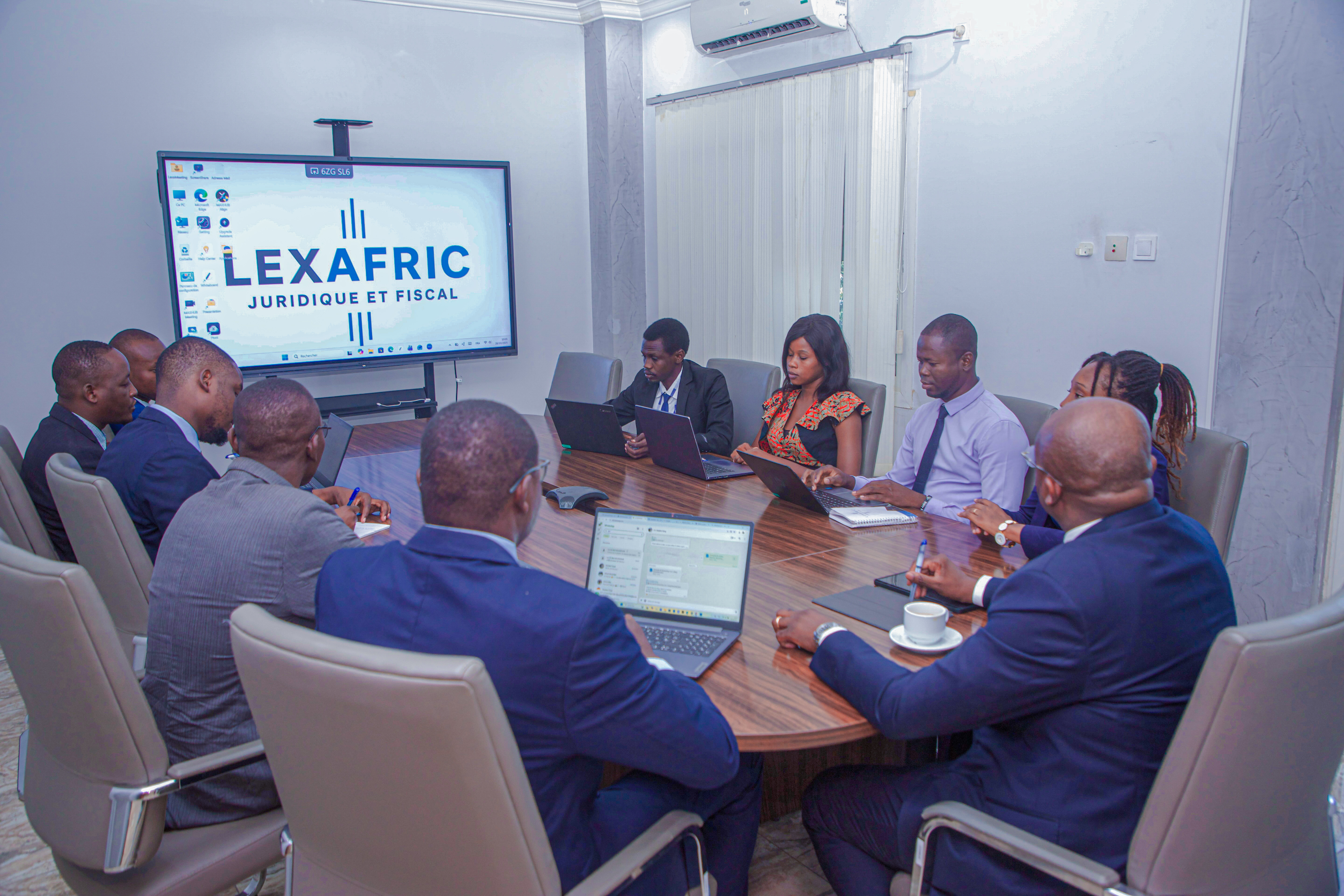 Équipe Lexafric en réunion collaborative